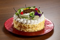 バースデーケーキも手作りでお造りさせて頂きます、お名前などメッセージもご用意させて頂きます。
