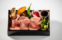 当店自慢のローストビーフが味わえるお弁当です、事前にご予約下さい
