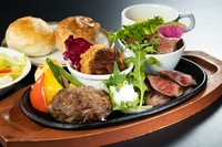 人気No.1常陸牛料理盛り合わせのランチメニューです、平日、週末どちらでもお召し上がり頂けます。(内容は時期により変更がございます)