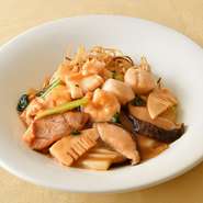 五目具だくさんあんかけやきそば