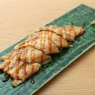 新鮮なあなごを魚力特製のタレで煮込んだ、自慢の一品。