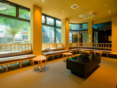 木を基調としたオシャレな空間