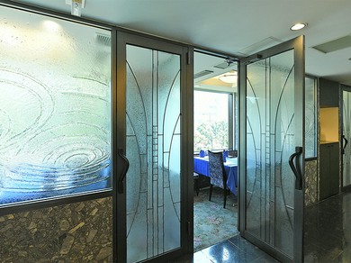 2名〜60名様迄ご利用可能な完全個室を完備