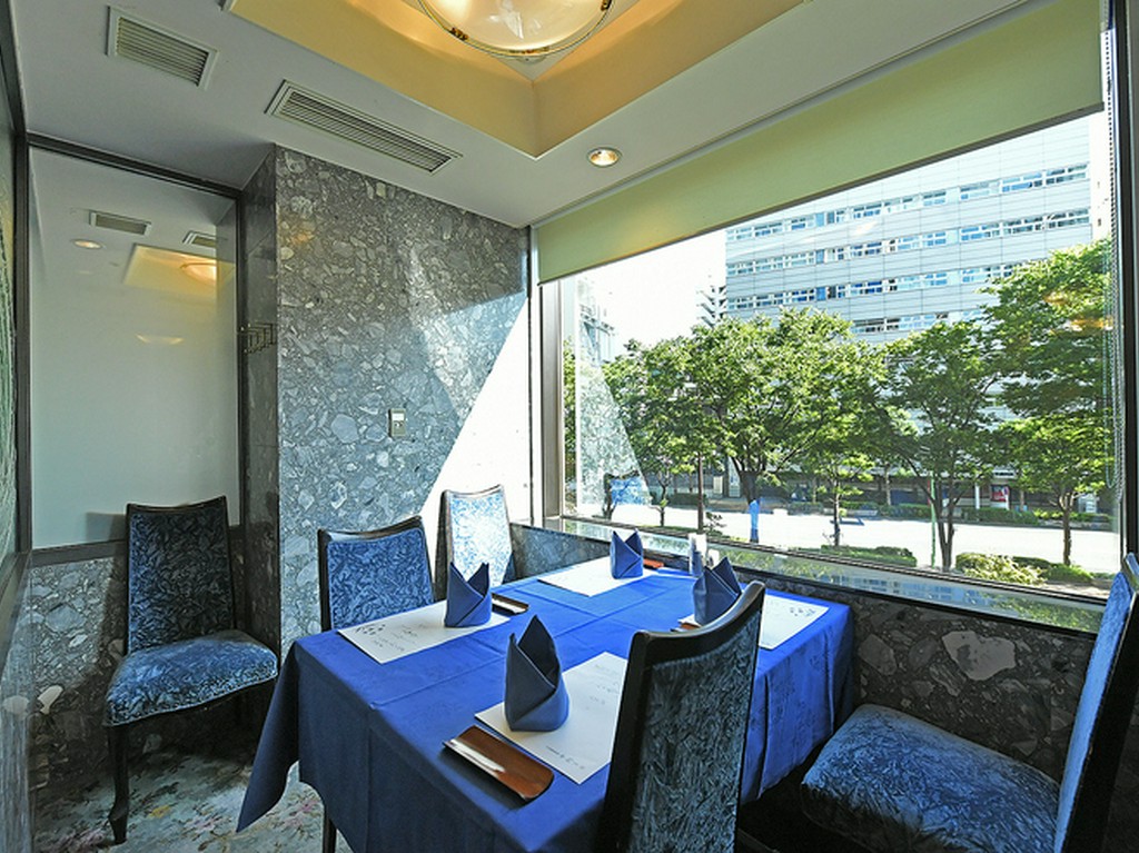 プライベート感に満ちた個室は、記念日デートにもオススメ