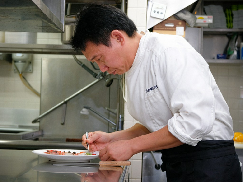 旬の素材をベースに洗練された味わいを提供してくれます