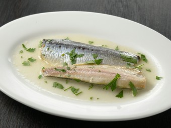イワシのハーブとレモン蒸し