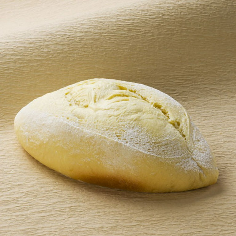 自家製パンは数量限定で11：30より販売！　土・日・月・火曜限定です