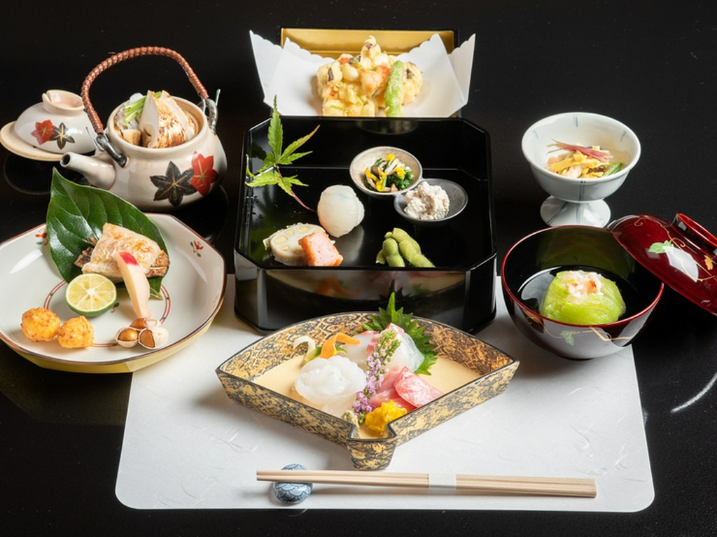 季節の恵みをコースで堪能『昼のおまかせ料理』