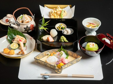 季節の恵みをコースで堪能『昼のおまかせ料理』