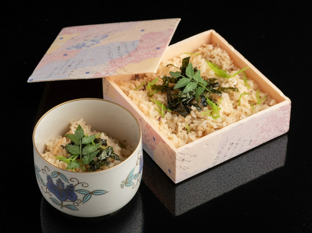 鯛の旨さがしみじみ味わえる『鯛めし』