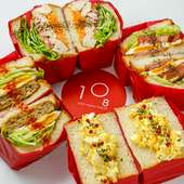 毎日神戸のパン店でおいしい食パンを仕入れ、具材にもこだわった食べ応え十分の『108ボリュームサンド』