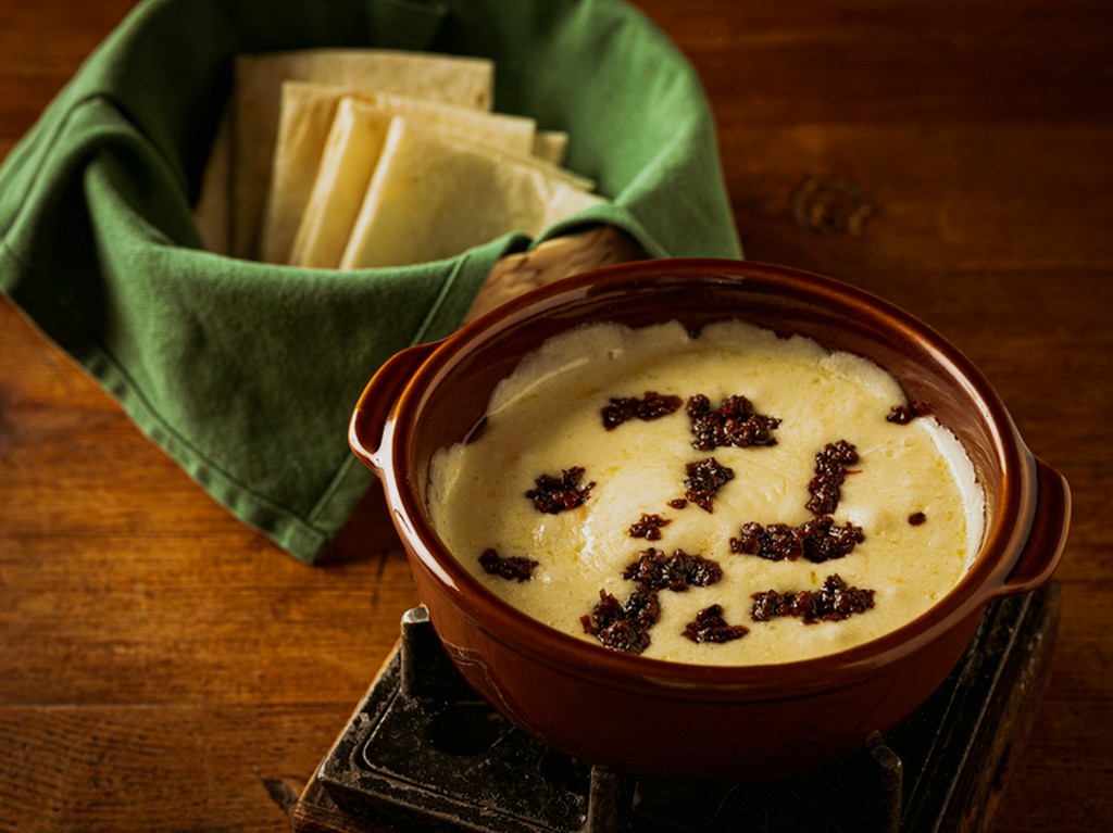 QUESO FUNDIDO ケソ フンディード、トルティーヤ4枚付き