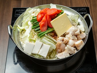 こってりした味わいを満喫できる『明太子バターもつ鍋』