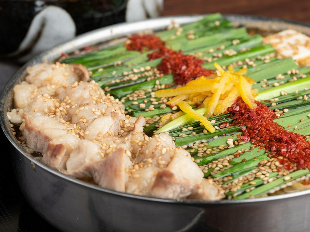 一度食べるとクセになる『柚子醤油もつ鍋』