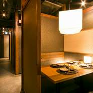 会社宴会・同窓会・友人同士の集まりなど、シーンに合わせて大小様々な個室席をご用意しています！日々の疲れを癒す落ち着いた雰囲気の店内でご宴会をお楽しみください。貸切のご相談もお待ちしております。