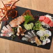 一品一品ていねいに、料理を仕上げています。見た目も華やかに仕上げ、ご宴会にピッタリなメニューとなっています。素材の味を十分味わっていただけるような料理をぜひ一度食べてみてください。