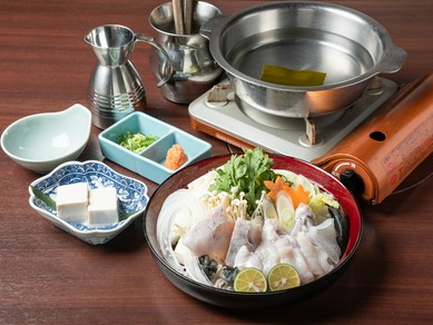 活〆ならではの歯ごたえがたまらない『てっちり』