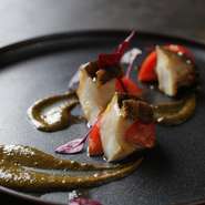 コースのメニューは月替わりとなるため、二度三度と訪れても新鮮な味わいに出会えます。
