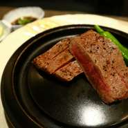 和牛の石焼ステーキ