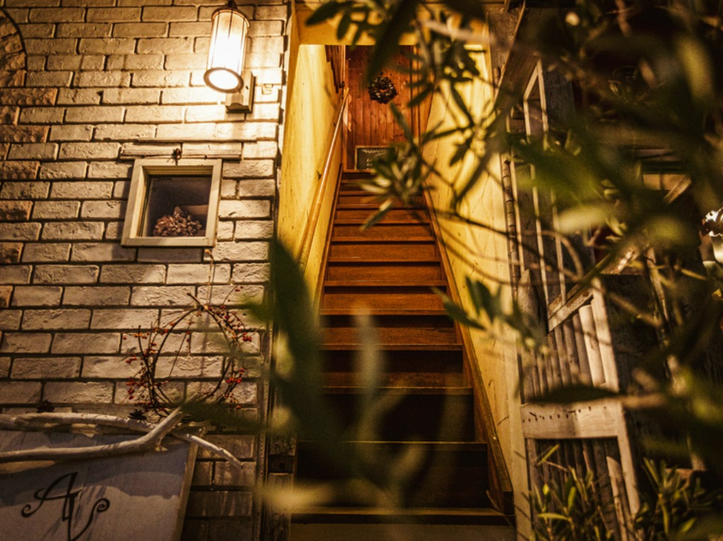 少人数でゆったりと過ごせる、贅沢な大人の隠れ家