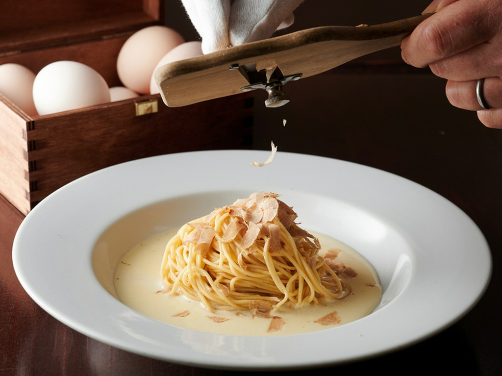 自家製タリオリーニ タレッジョチーズのフォンデュータソース ピエモンテ産トリュフ添え（コースの一品）