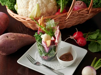 生産者さん直送旬のお野菜のバーニャ・カウダ（コースの一品）