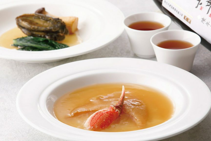 ホテルのレストランならではの、落ち着いたくつろぎ空間