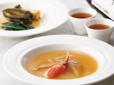 ホテルのレストランならではの、落ち着いたくつろぎ空間