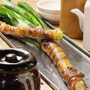 （焼）
ネギの風味がたまりませんっ！甘辛たれで焼き上げます