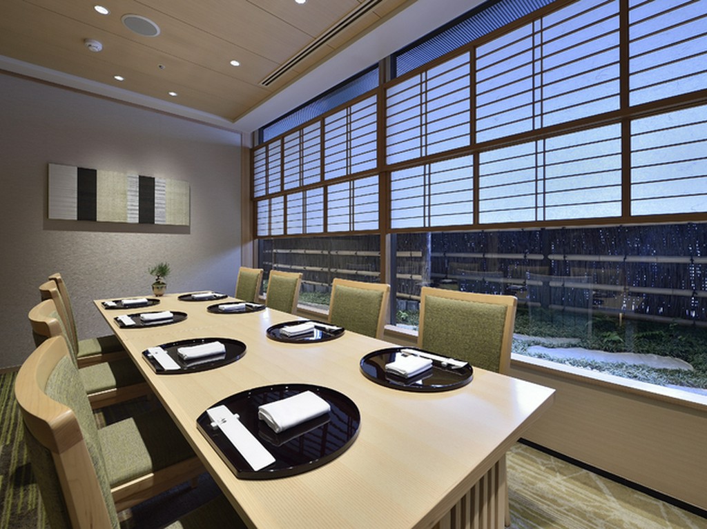 大小様々な個室ご用意ございます