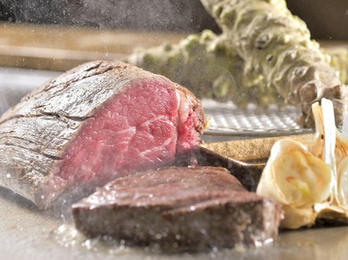 ランチの定番メニュー　「ステーキランチ」