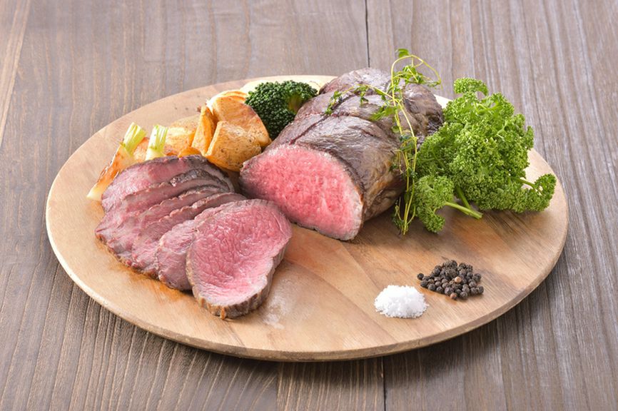 定番メニューのローストビーフ(ディナーブッフェの一品)