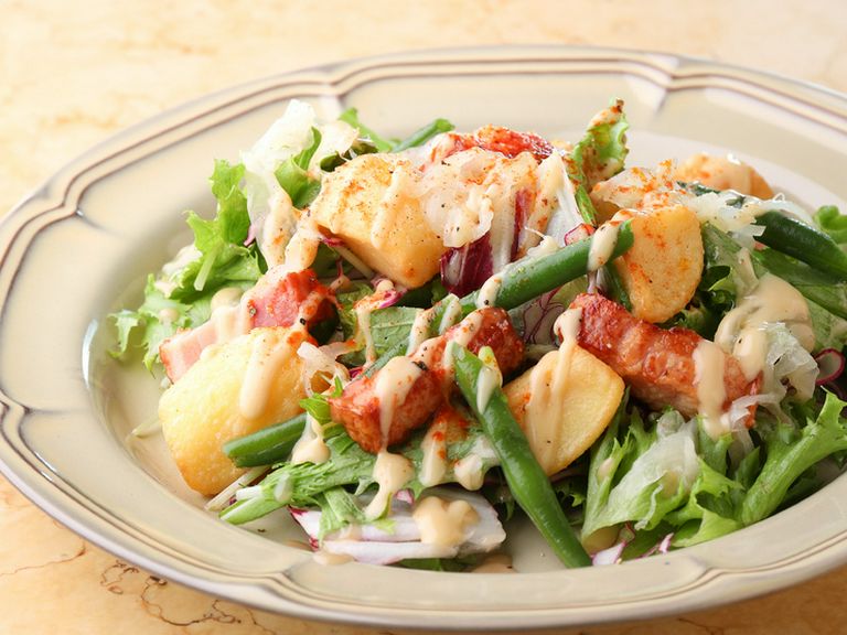 ベルギーの家庭の味わいを再現!『リエージュ風サラダ』