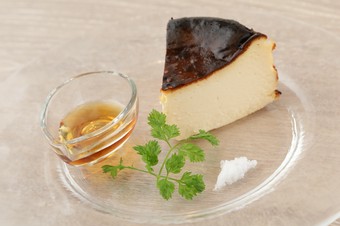 スペイン・バスク地方のおいしいスイーツ『バスクチーズケーキ』