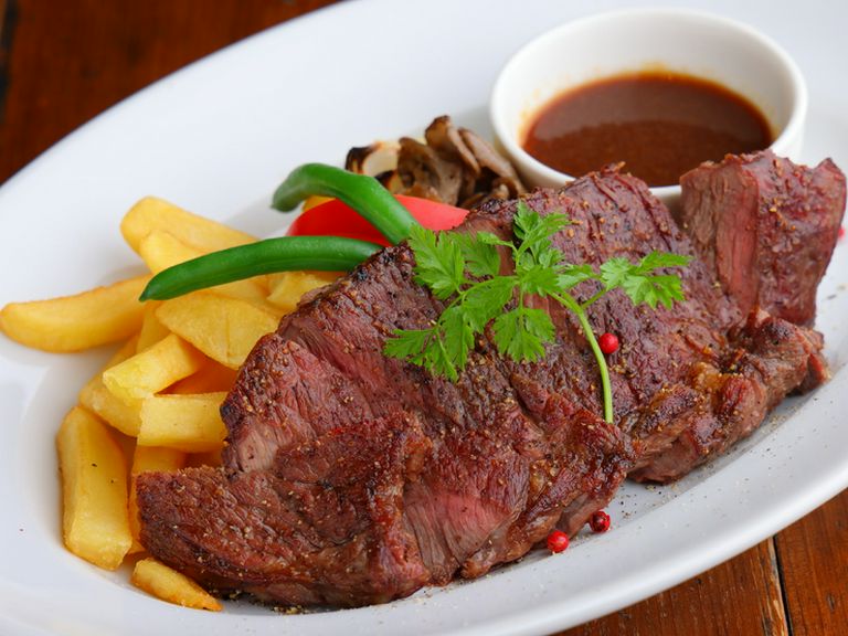 シェアスタイルにもおすすめ、ボリューム満点の逸品『豪快! ザブトンステーキ』