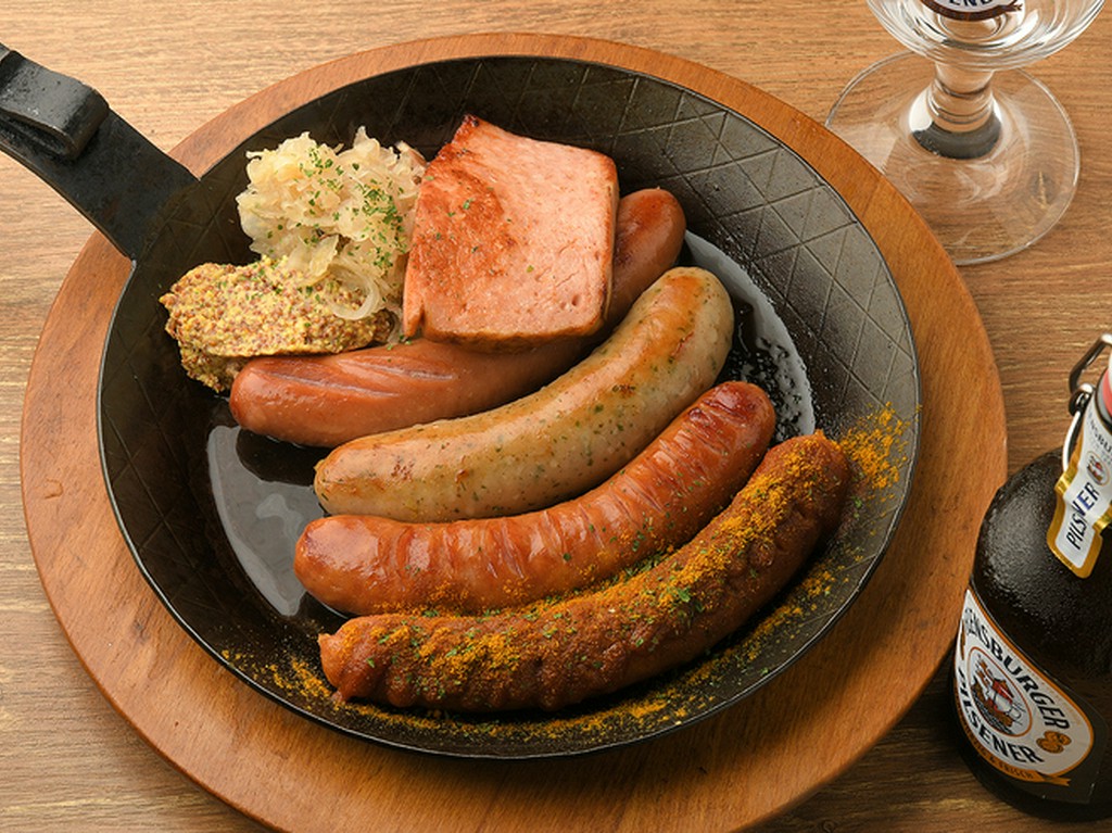 ドイツの職人魂が注ぎ込まれた『ソーセージ盛り合わせ』