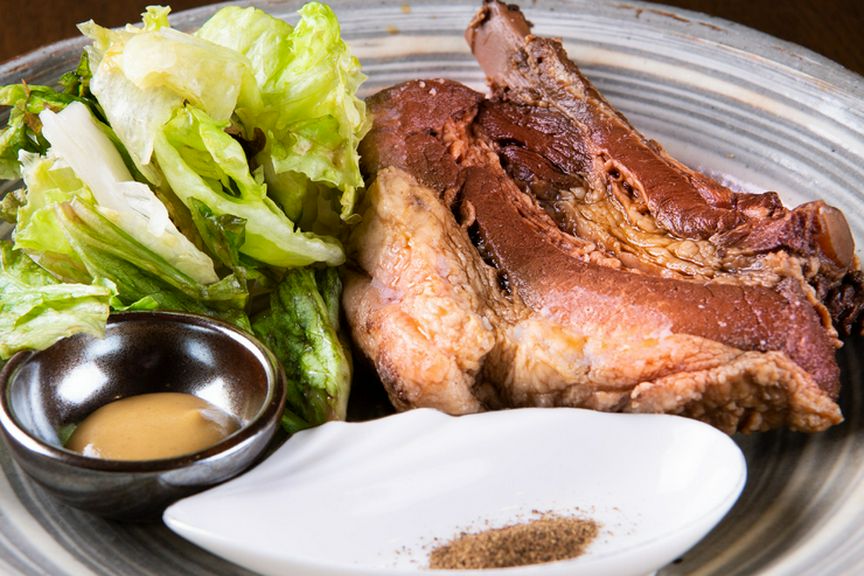 スペアリブの煮炙り