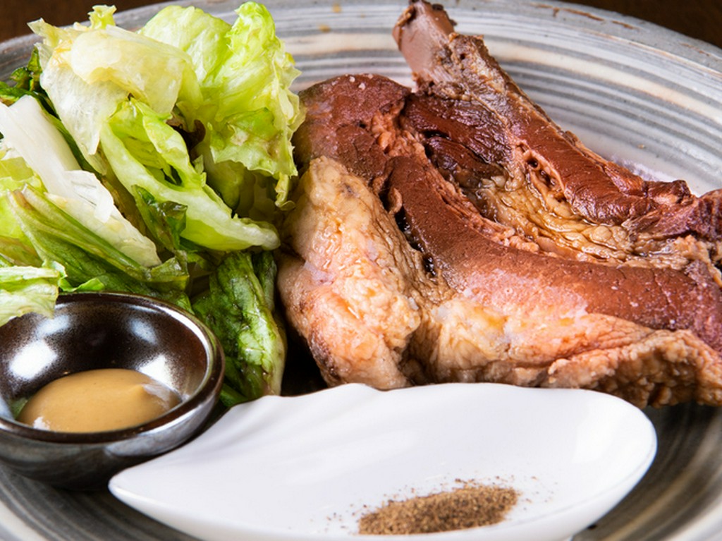 スペアリブの煮炙り