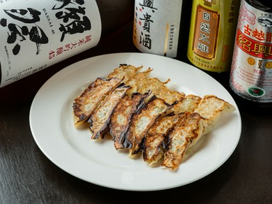 まずはこれ!とらの穴名物『ぎょうざ』