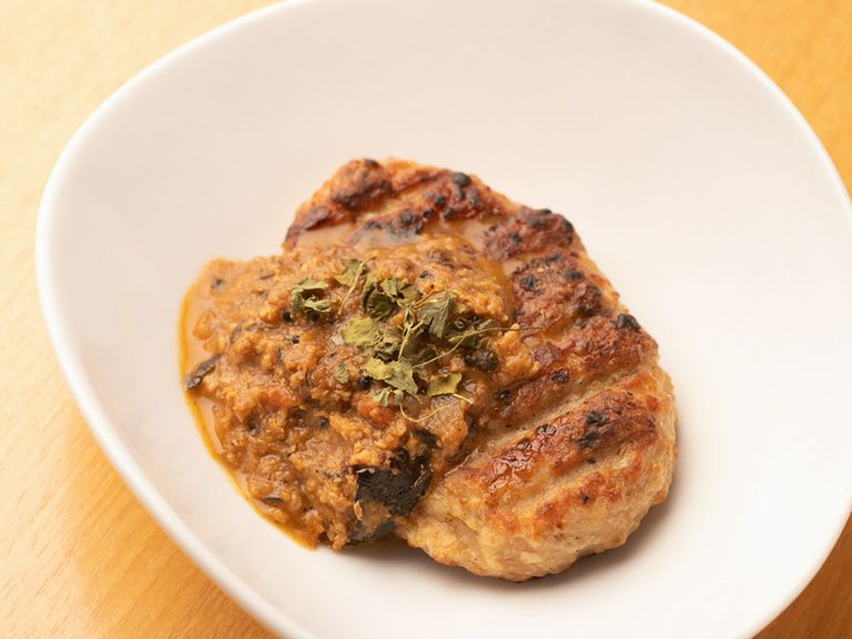 20種類の多彩なつくねの1つ『キーマカレーソース』