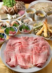 厳選されたプレミアム黒毛和牛のサーロインをメインに迎えた、特別な日や大切なゲストとの食事会にもぴったりなコースです。贅沢な一時を演出してくれます。