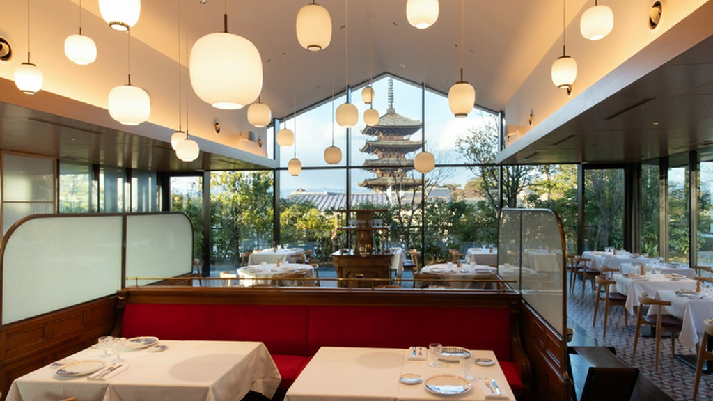 パリのエッセンスが詰まったビストロで、特別なデートを