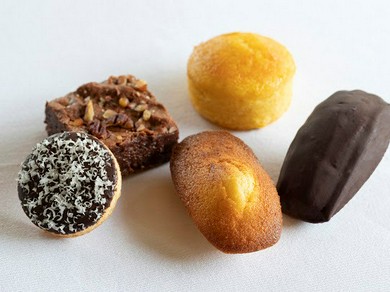 焼き菓子詰め合わせのテイクアウトが可能