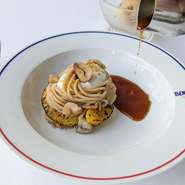 和栗のモンブラン・コンテンポラリー　栗とビターオレンジ　ヘーゼルナッツアイス