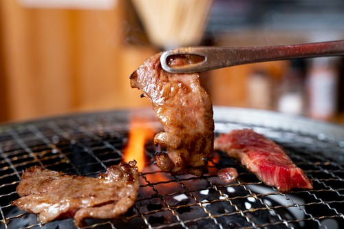 おいしいお肉をお腹いっぱい召し上がれ