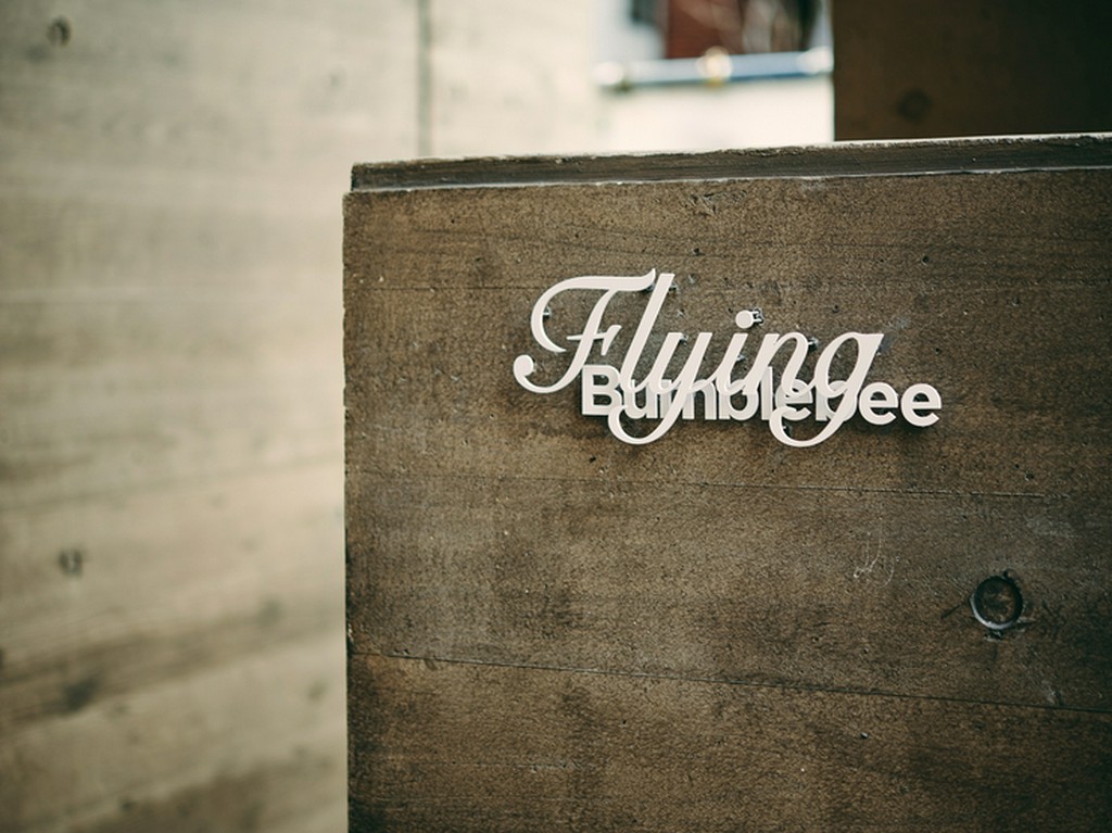 17時からオープン。ディナーの待ち合わせにも