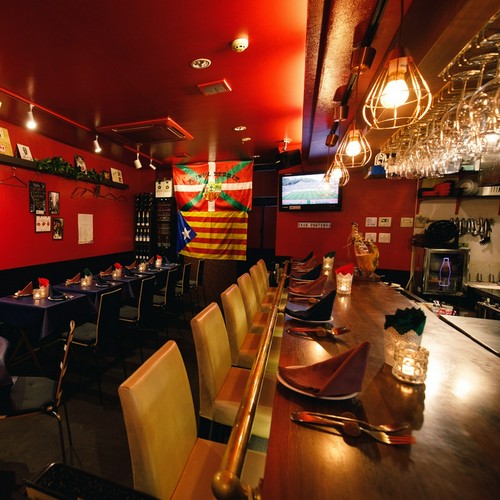 ゆっくりテーブルでもカウンターでも