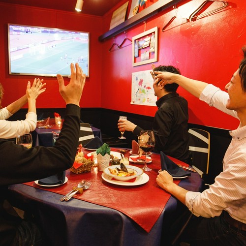 ビッグモニターでスポーツ観戦など