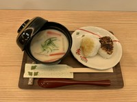 単品660円
焼き味噌おにぎりセット935円

※写真はおにぎりセットです。