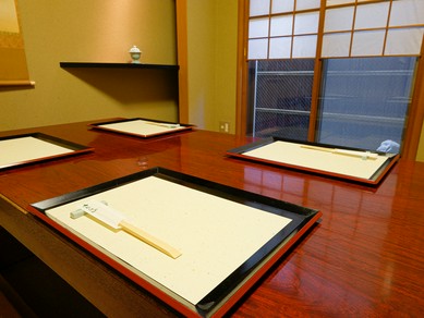 雅やかな雰囲気と季節の京料理で、最上級のおもてなし
